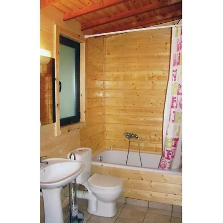 Awesome In Molos Kammena Vourla With 2 Bedrooms, Internet And Outdoor Swimming Pool Semesterbostad *