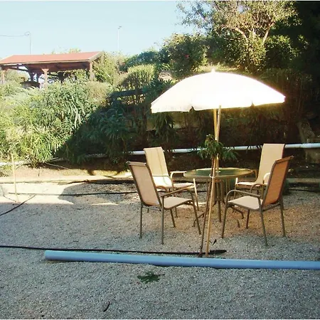 Awesome In Molos Kammena Vourla With 2 Bedrooms, Internet And Outdoor Swimming Pool Semesterbostad Liapáta